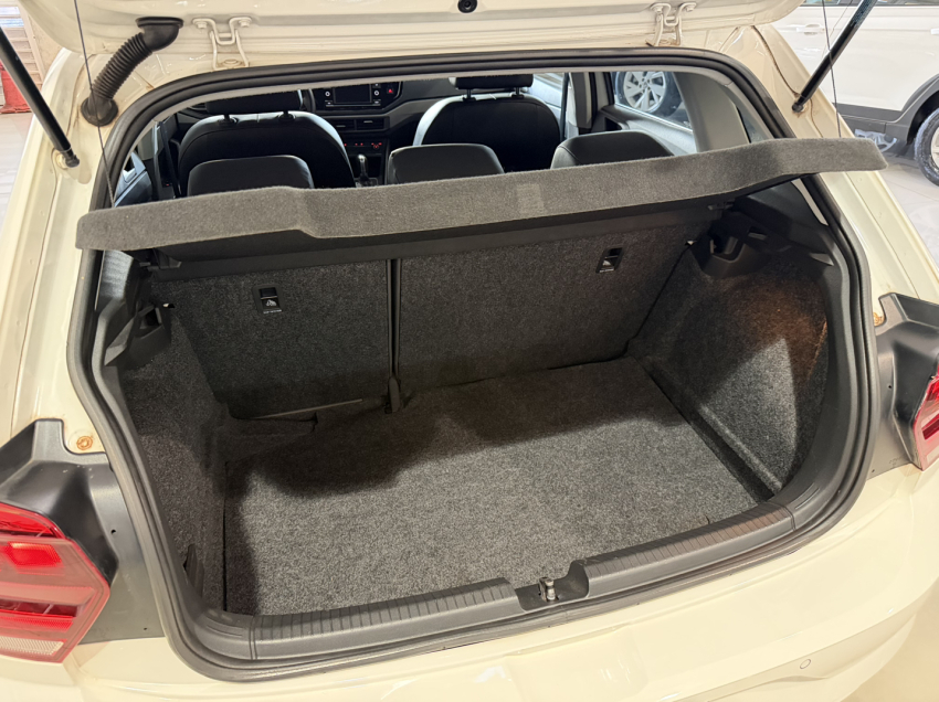 volkswagen polo comfortline + tech 210