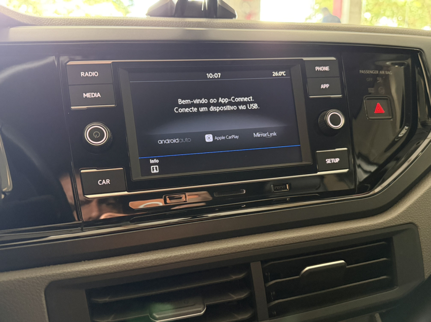 volkswagen polo comfortline + tech 26