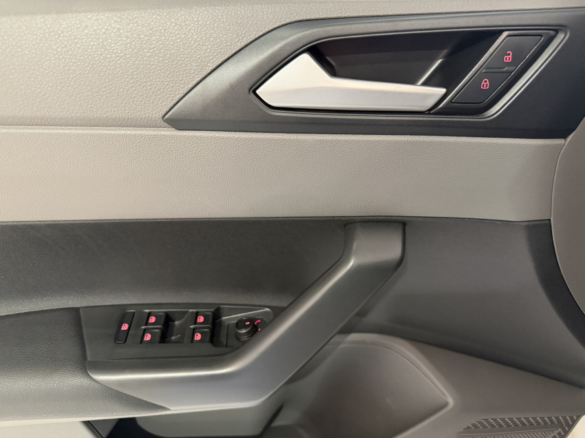 volkswagen polo comfortline + tech 29