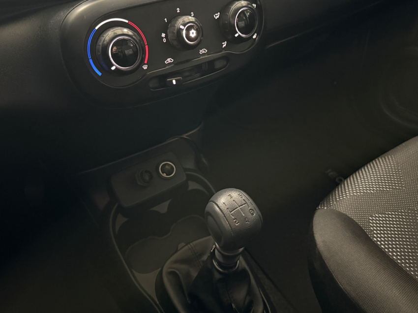 fiat mobi 1.0 evo flex like. manual 4p 202414