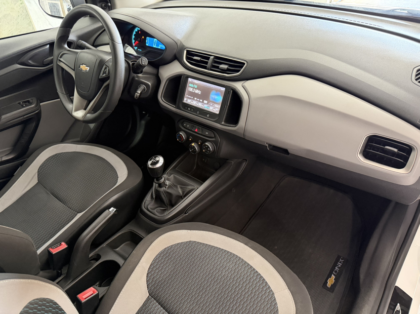 chevrolet onix 1.0 mpfi lt 8v flex 4p manual automatico 20164