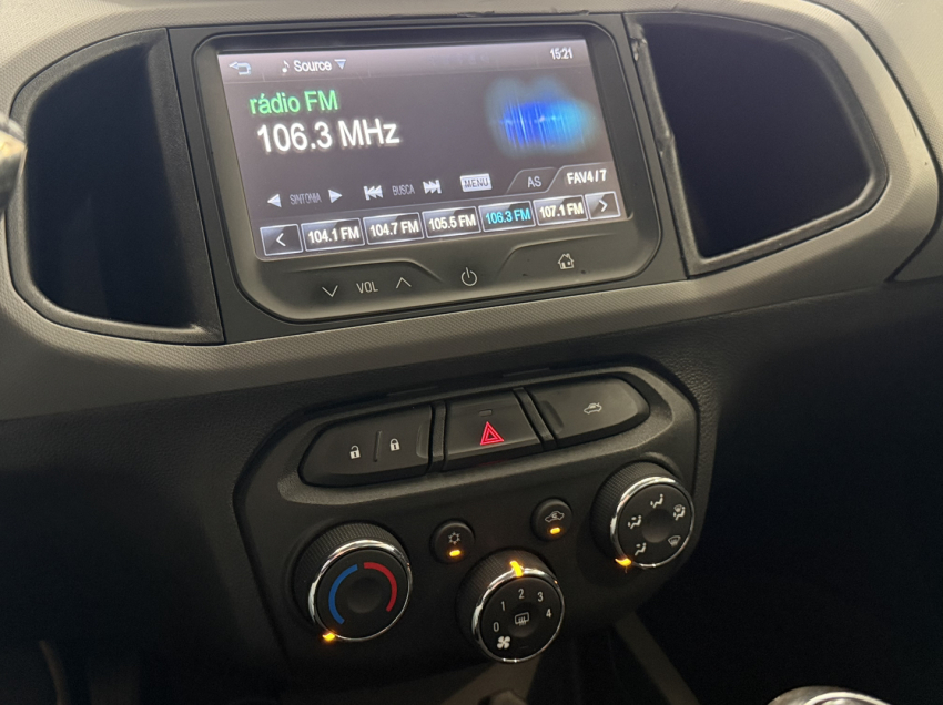 chevrolet onix 1.0 mpfi lt 8v flex 4p manual automatico 20165