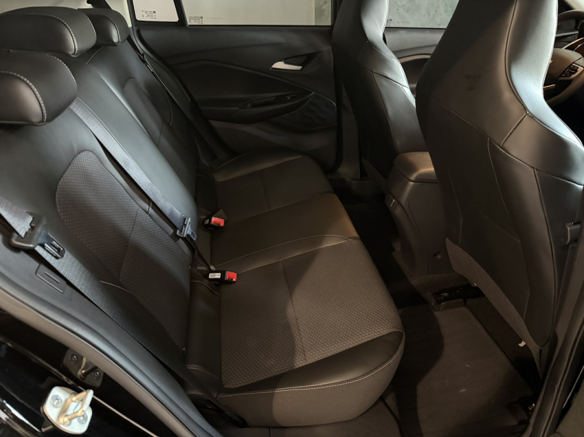 chevrolet onix ltz12