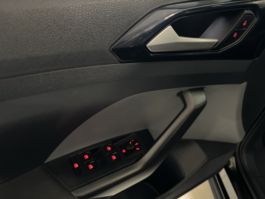 volkswagen t-cross 1.0 200 tsi total flex comfortline automatico.9