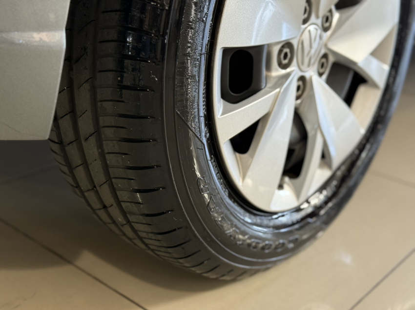 volkswagen polo sense8