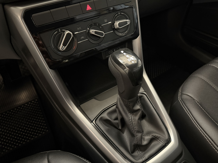 volkswagen t-cross 200 tsi14