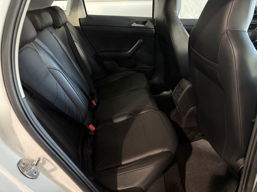 volkswagen polo 1.0 170 tsi highline automatico10