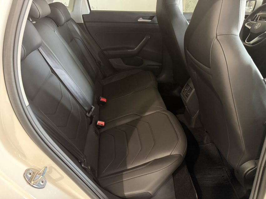 volkswagen polo 1.0 170 tsi highline automatico10