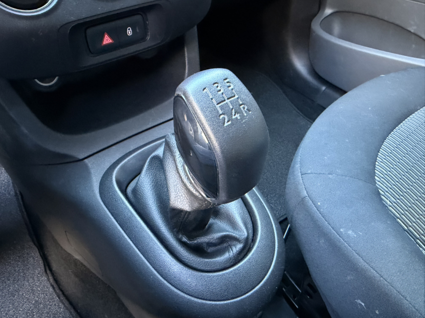 citroen c3 1.2 pure tech flex attraction manual 4p 20208