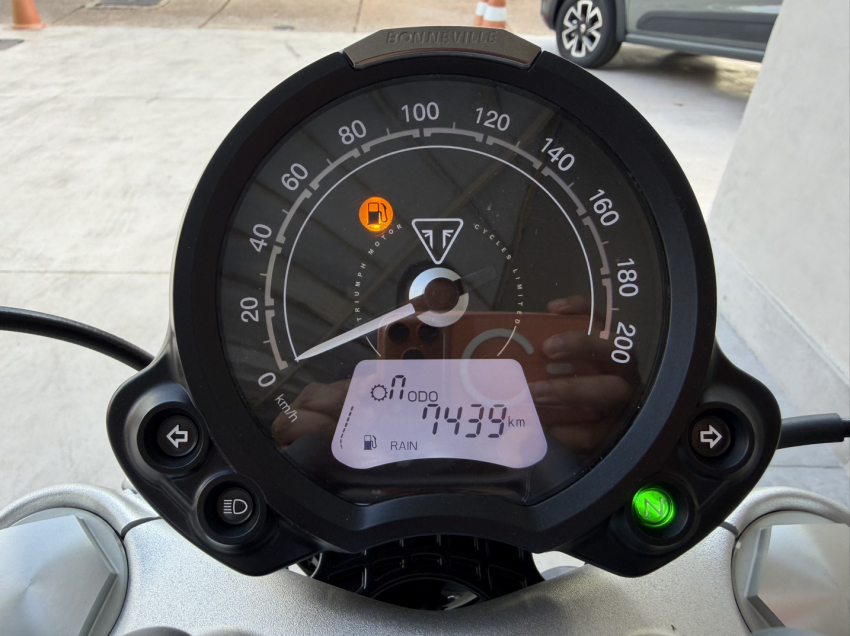 triumph bonnevile speedmaster 1200 gasolina manual 20245