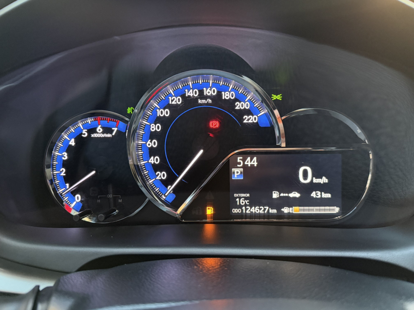 toyota yaris 1.5 16v flex xs multidrive 4p automatico 20196