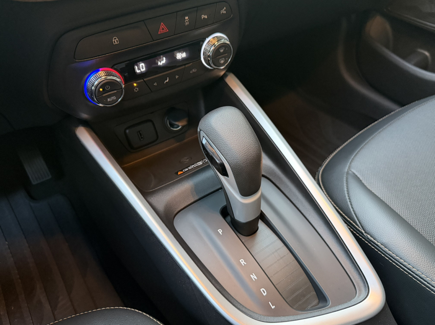 chevrolet onix premier 214