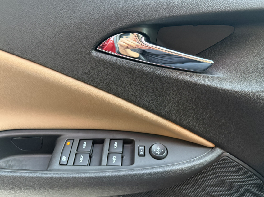 chevrolet onix premier 213