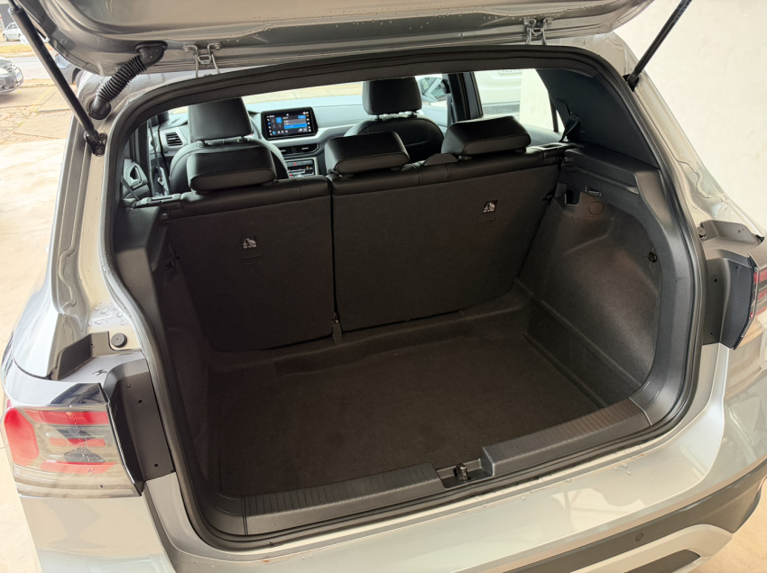 volkswagen t-cross 1.0 200 tsi total flex comfortline automatico 4p 202511