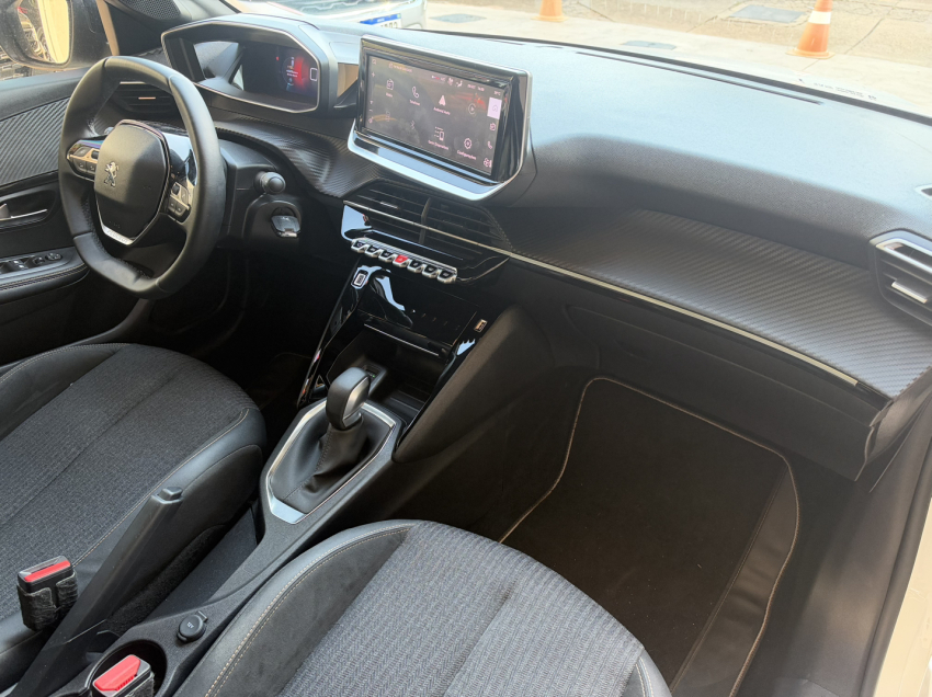 peugeot 208 1.6 16v flex roadtrip at6 4p automatico 20244