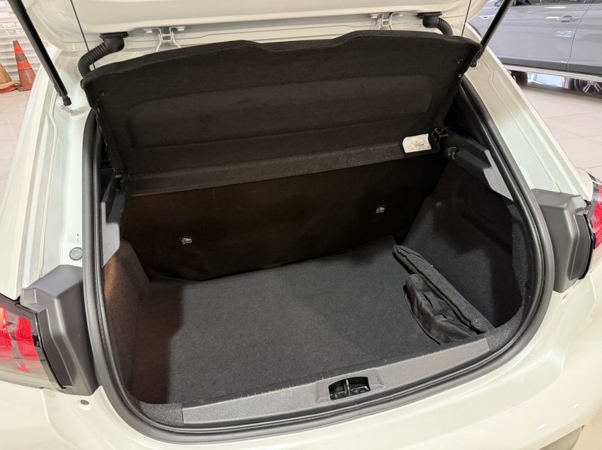 peugeot 208 1.6 16v flex roadtrip at6 4p automatico 202410