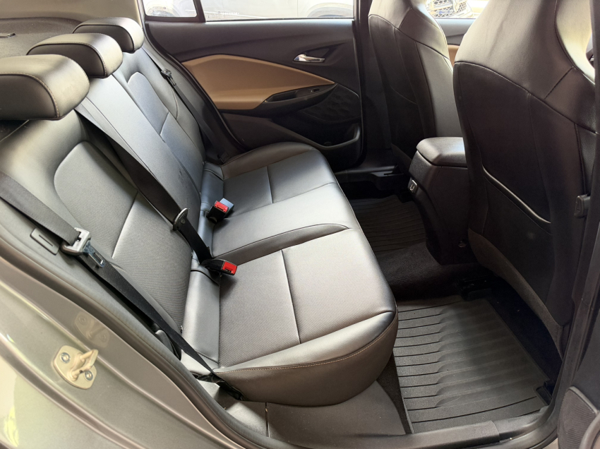 Chevrolet Onix Plus Premier 210
