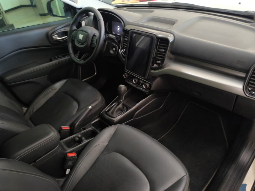 fiat toro 1.3 turbo 270 flex volcano at6 5p automatico 2025