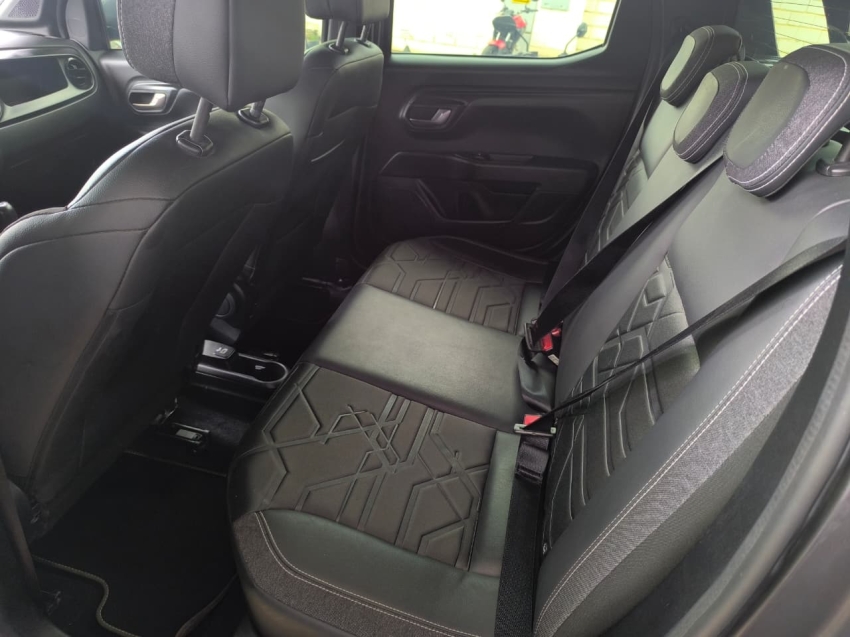 fiat strada 1.3 firefly flex volcano cd cvt 5p automatico 20236