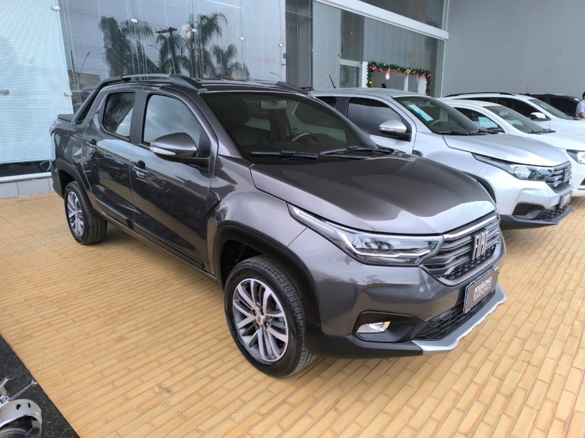 fiat strada 1.3 firefly flex volcano cd cvt 5p automatico 20232