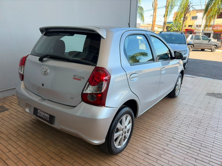 toyota etios 1.5 x plus 16v flex 4p manual 5p 20213