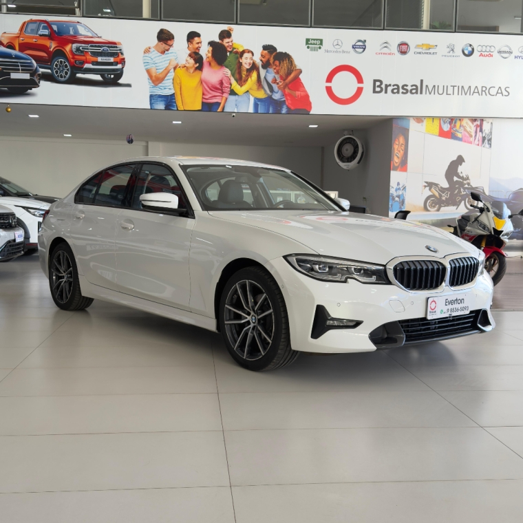 320i 320i