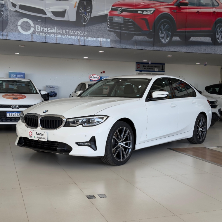 320i