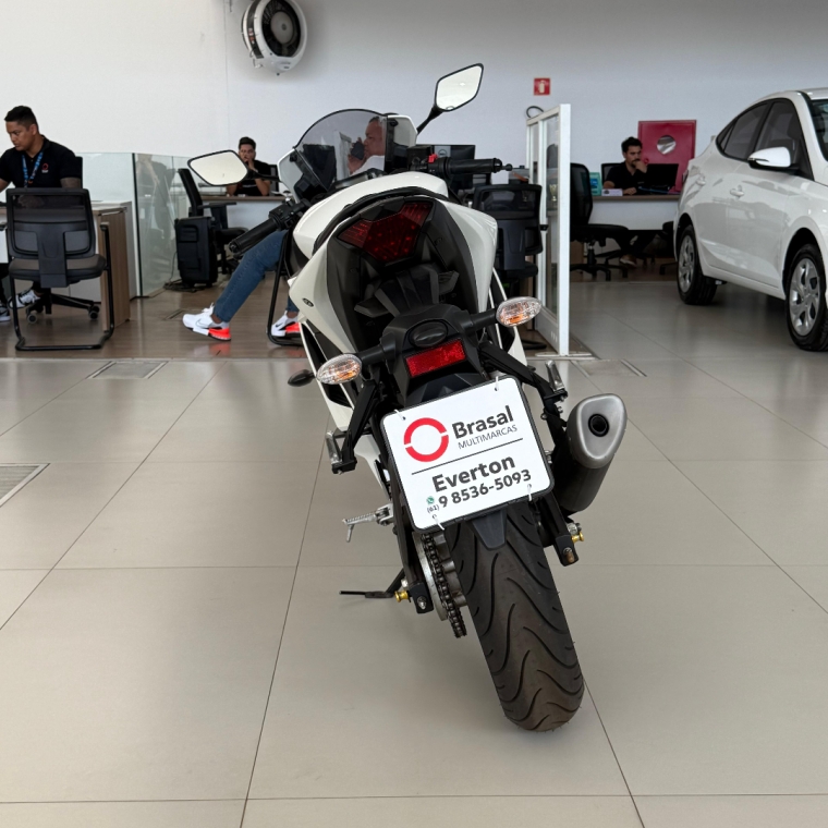 yzf- r3  world gp