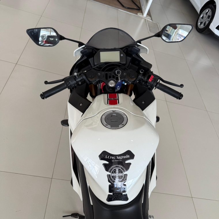 yzf- r3  world gp