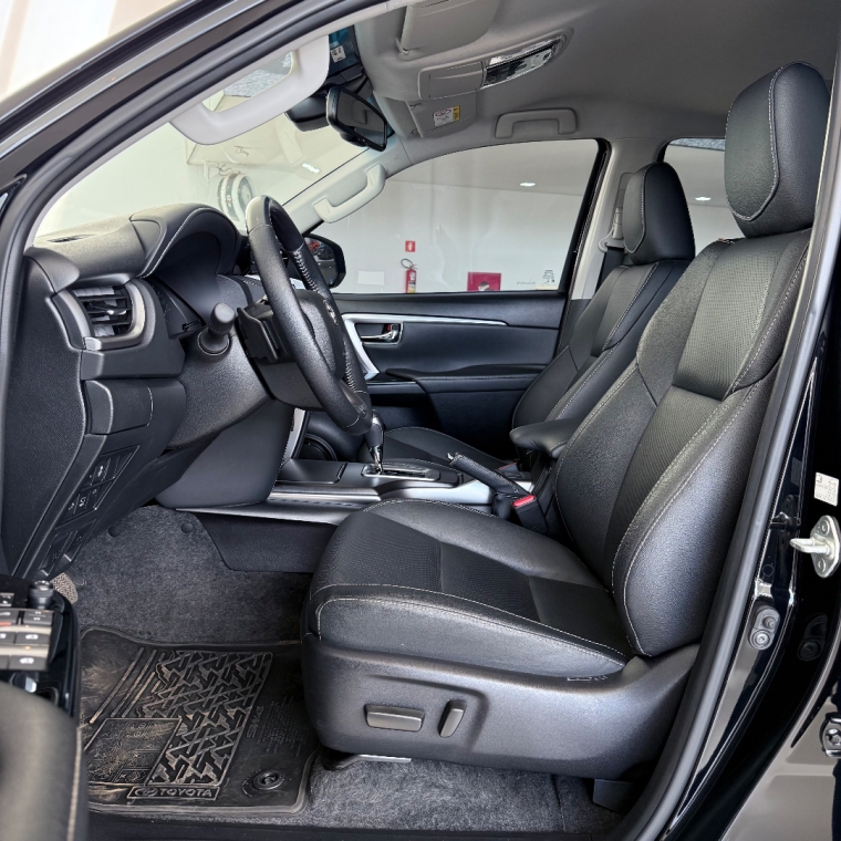 sw4 srx 7 lugares