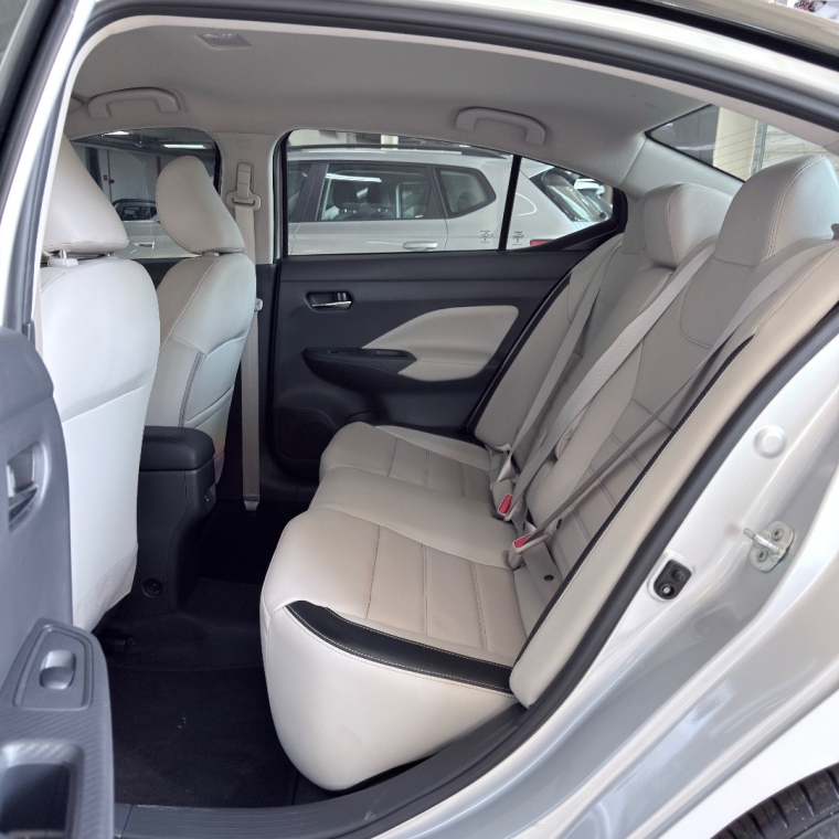 nissan versa 1.6 16v flex exclusive xtronic 4p automatico 2025