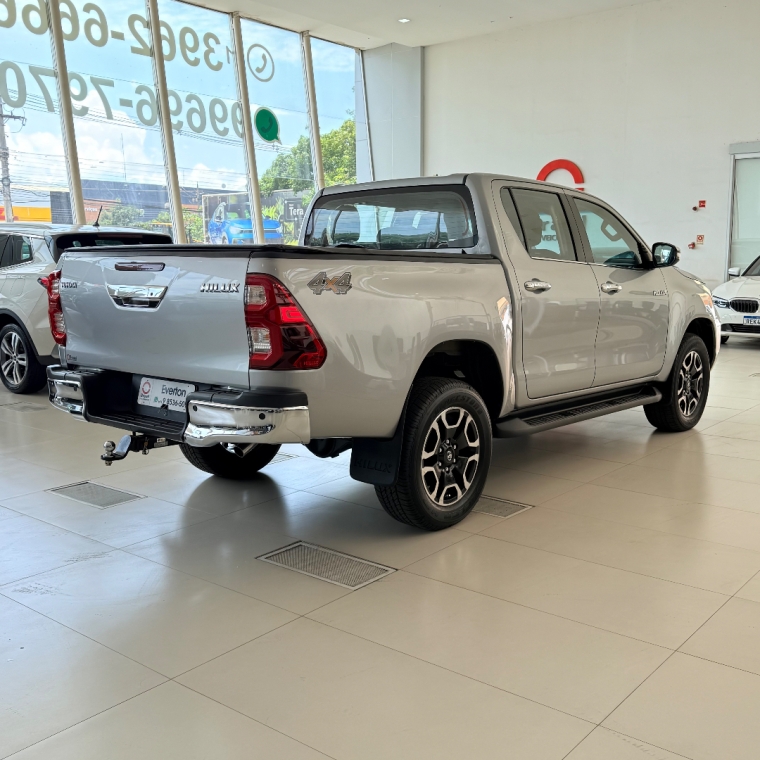 hilux sr 2.8 4x43