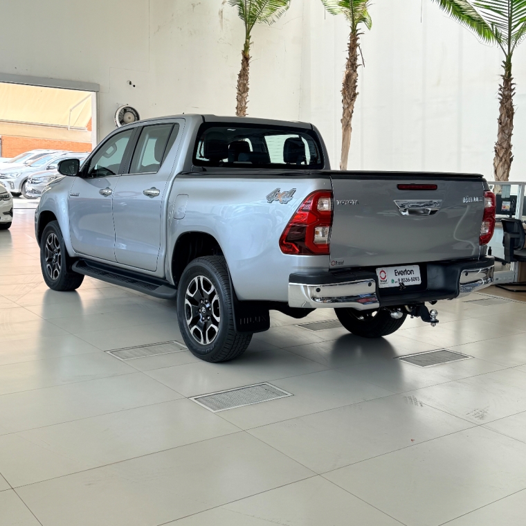 hilux sr 2.8 4x45