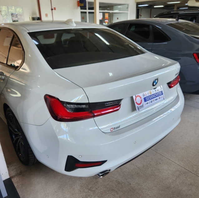 BMW 320I3