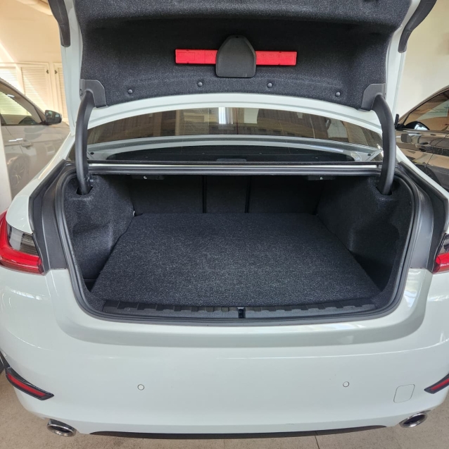 BMW 320I15