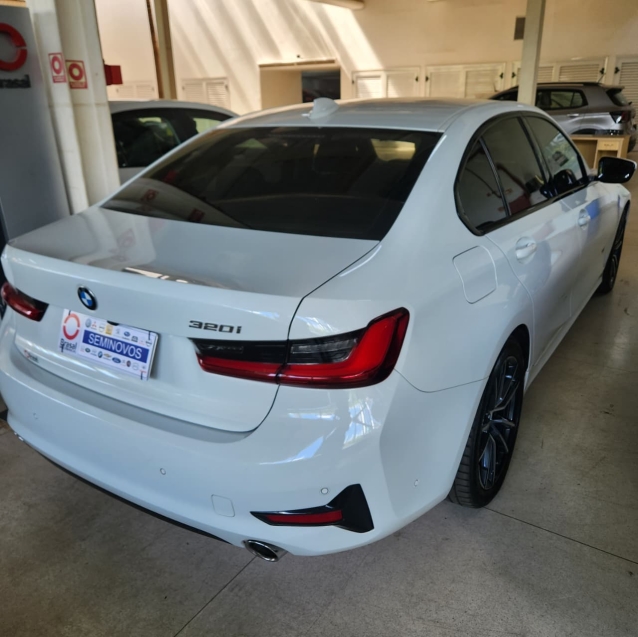 BMW 320I2