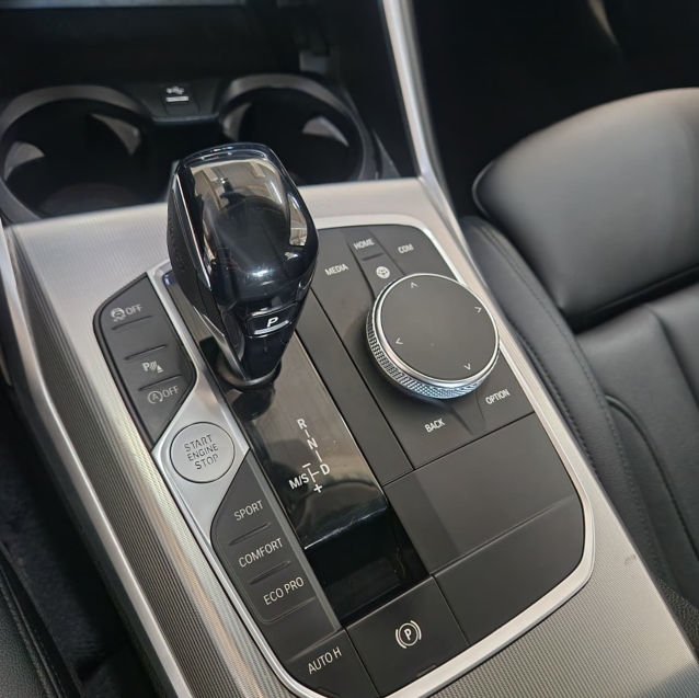 BMW 320I11