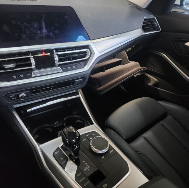 BMW 320I9