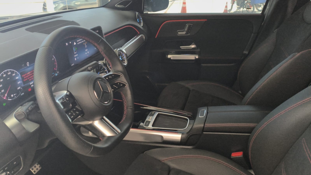 glb 220  amg line 2024/2025 r$ 375.900,00 a vista
