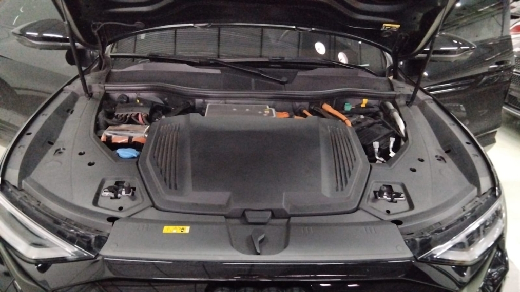audi q8  e-tron 2023/202412