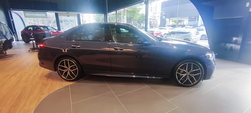 C300 AMG LINE R$ 469.900,004