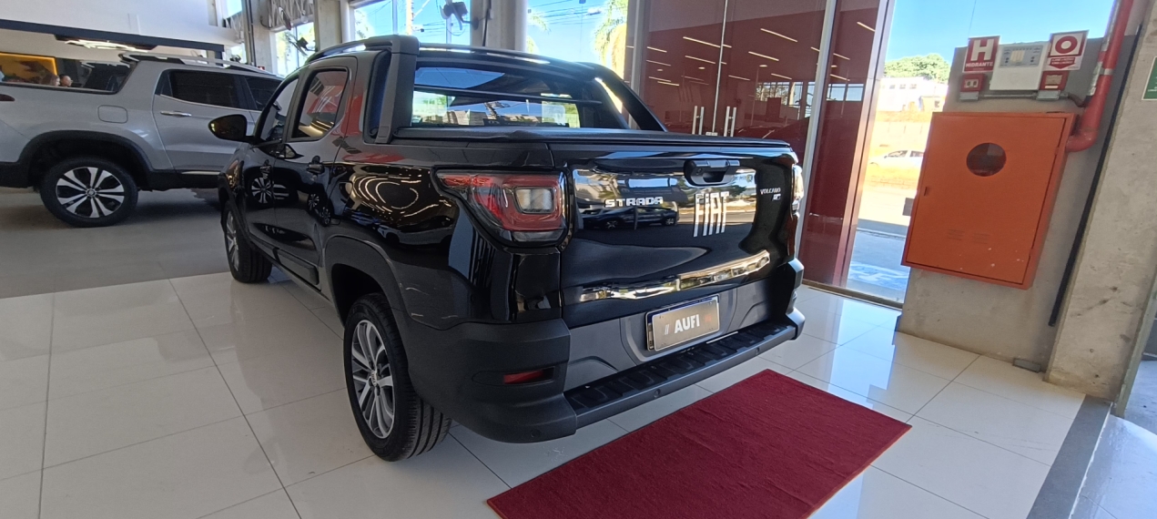 fiat strada 1.3 firefly flex volcano cd cvt 4p automatico 2023 fiat strada 1.3 firefly flex volcano cd cvt 4p automatico 2023