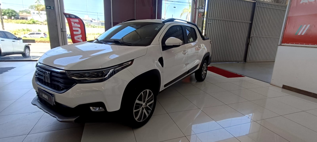 fiat strada 1.3 firefly flex volcano cd cvt 4p automatico 20231