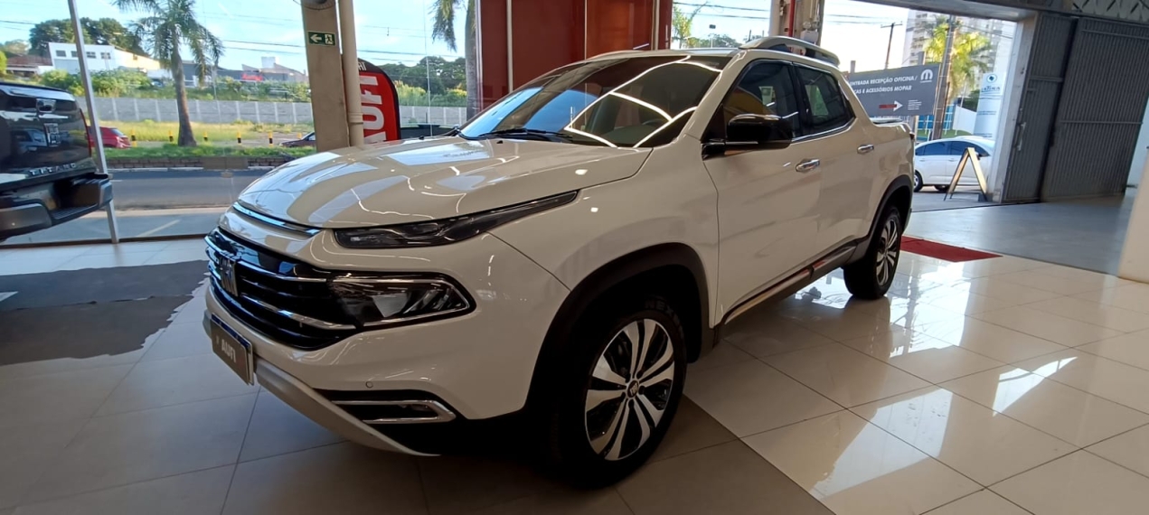 fiat toro 2.0 16v turbo diesel volcano 4wd at9 4p automatico 2022