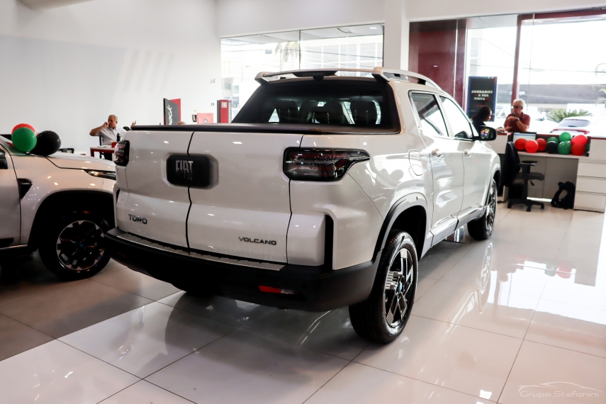 fiat toro 1.3 turbo 270 flex volcano at6 4p automatico 202610