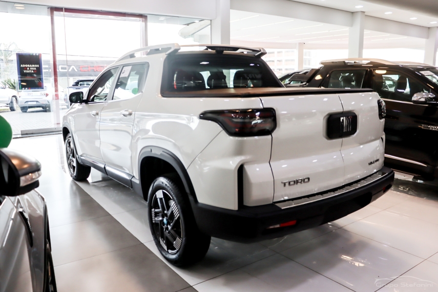fiat toro 1.3 turbo 270 flex volcano at6 4p automatico 202612