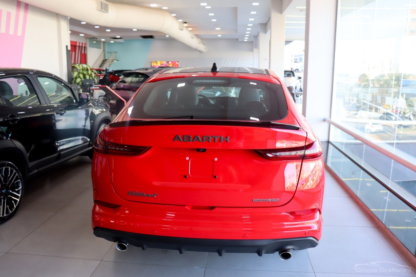fiat fastback 1.3 turbo 270 flex abarth at6 4p automatico 2025 fiat fastback 1.3 turbo 270 flex abarth at6 4p automatico 2025