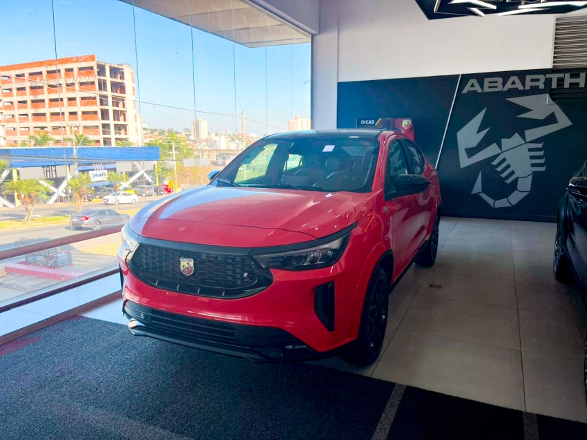 fiat fastback 1.3 turbo 270 flex abarth at6 4p automatico 2025 fiat fastback 1.3 turbo 270 flex abarth at6 4p automatico 2025