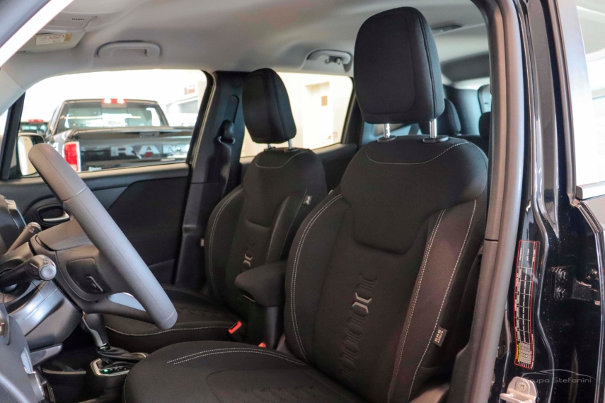 jeep renegade 1.3 t270 turbo flex at6 4p automatico 2025 jeep renegade 1.3 t270 turbo flex at6 4p automatico 2025