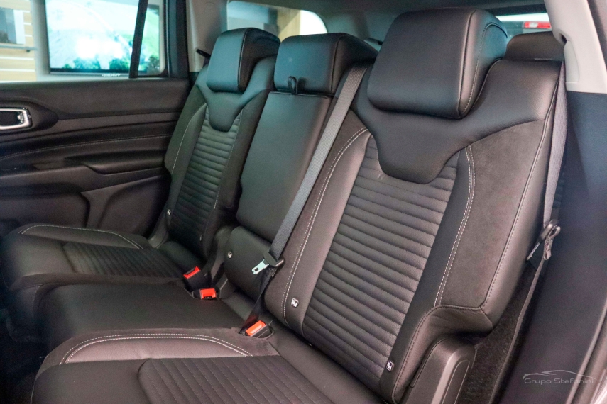 jeep commander 1.3 t270 turbo flex longitude at6 4p automatico 2025 jeep commander 1.3 t270 turbo flex longitude at6 4p automatico 2025